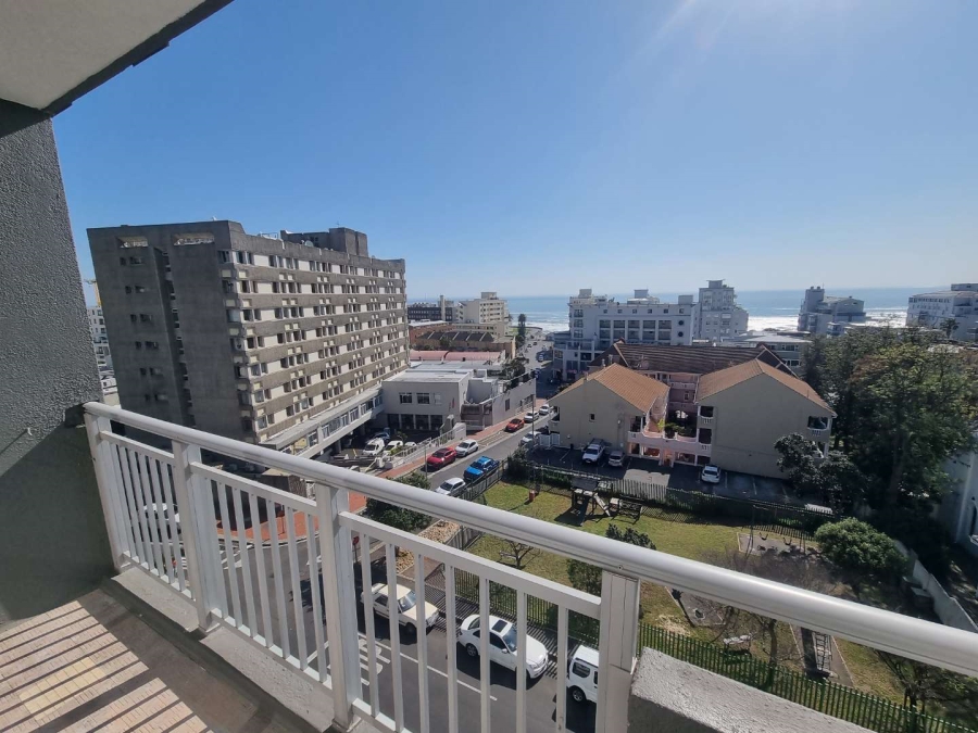 To Let 1 Bedroom Property for Rent in Sea Point Western Cape